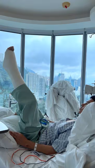 突發!知名男星張晉拍戲出事送醫,插鼻喉緊急開刀