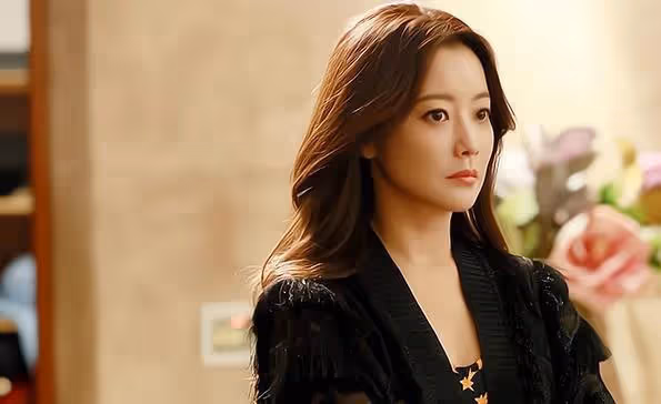 婆婆過70大壽宣布讓兒媳養老,兒媳卻甩出離婚證:讓下個兒媳養吧