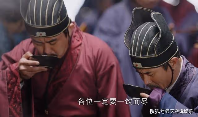 《長月燼明》澹臺燼稱王，為何要讓大臣們喝肉湯？真相太殘酷