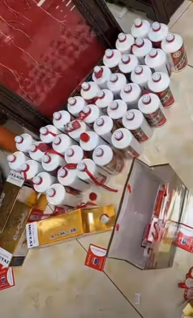 東北網紅二驢：奢侈生活普通人無法想像，40萬一瓶的茅台泡藥酒喝