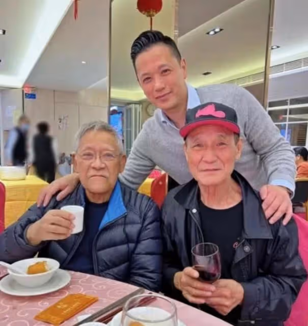 83歲演員吳耀漢去世,給家人留30億家產,最後露面滿頭白髮顯憔悴
