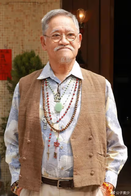 香港戲骨吳耀漢去世!曾每月洗腎4次續命,身家35億一分不給兒子
