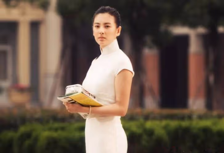 張雨綺的胸、殷桃的臀、朱珠的腰,這3位中年女星誰能頂得住?