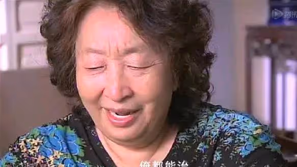 同居3年女友懷孕,岳母非要10萬彩禮,偷聽到岳母的話我感動不已