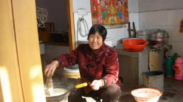 鄉下岳母過來探望，臨走時我給3000元錢，妻子知道後打了我一巴掌