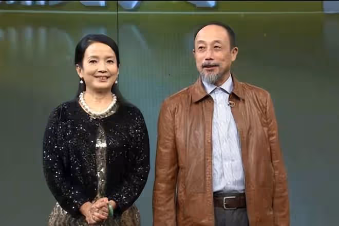 呂麗萍美國慶祝63歲生日,現場奢華禮物成堆,怒懟黑粉不要作惡事