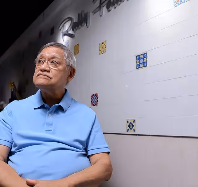 港媒爆吳耀漢離世,曾靠著洗腎維持生命,身價過35億卻被兒媳嫌棄