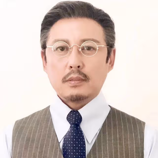 知名演員高宏亮一家近照曝光!大3歲妻子氣質好,女兒高顏值像爸