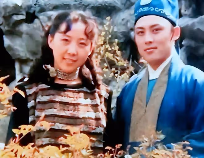 知名演員高宏亮一家近照曝光!大3歲妻子氣質好,女兒高顏值像爸