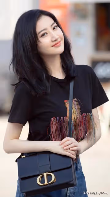景甜與張繼科,相愛的背後,居然還隱藏著被動的交易