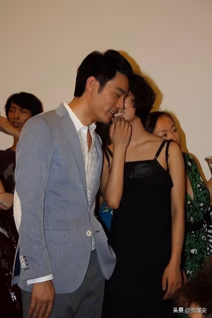 他娶過郝蕾,愛過王珞丹,負了殷桃,38歲時和小12歲的她修成正果