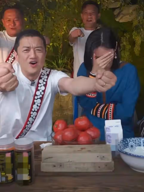 直播賣貨連襟助力,妻子海哈金喜擦嘴又按摩,李亞鵬要鹹魚翻身了