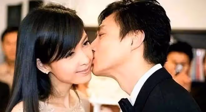 周慧敏倪震被曝疑似離婚,女方已經轉移財產,男方多次出軌疑凈身出戶