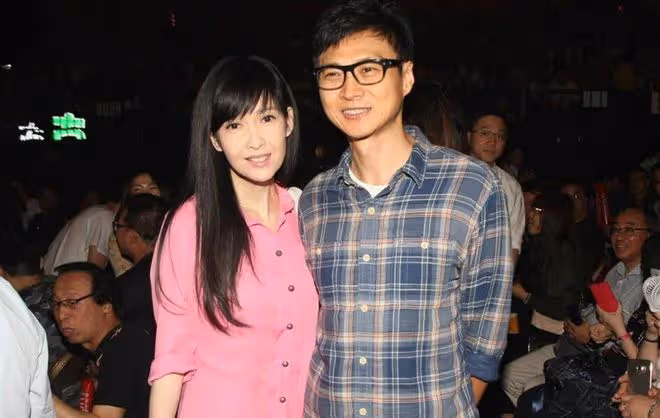 周慧敏倪震被曝疑似離婚,女方已經轉移財產,男方多次出軌疑凈身出戶