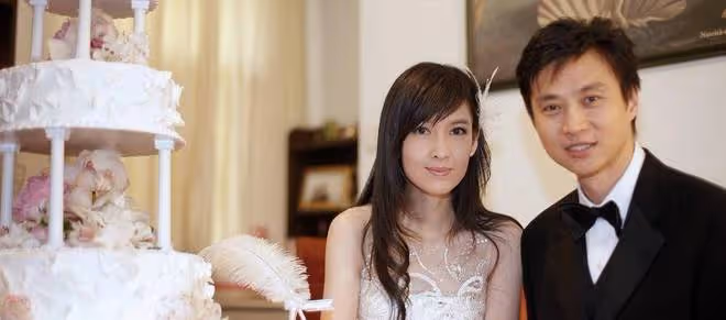 周慧敏倪震被曝疑似離婚,女方已經轉移財產,男方多次出軌疑凈身出戶
