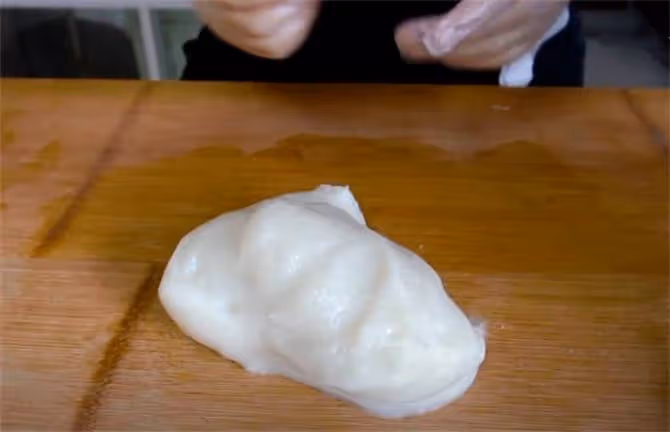 改良版糯米糍,涼了也不會發硬,配上自製餡料,香糯又好吃