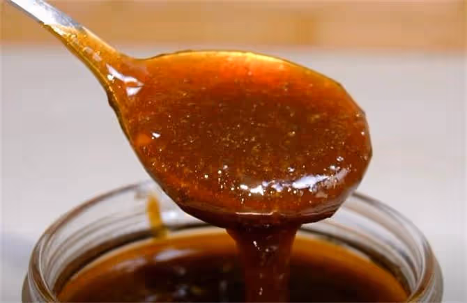 自製秋梨膏，12斤梨4小時熬出精華，改良配方更適合老人小孩