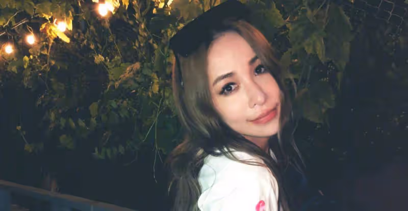 蕭亞軒壓軸出場，紅色禮服配紅唇氣場十足，卻被說該優雅老去