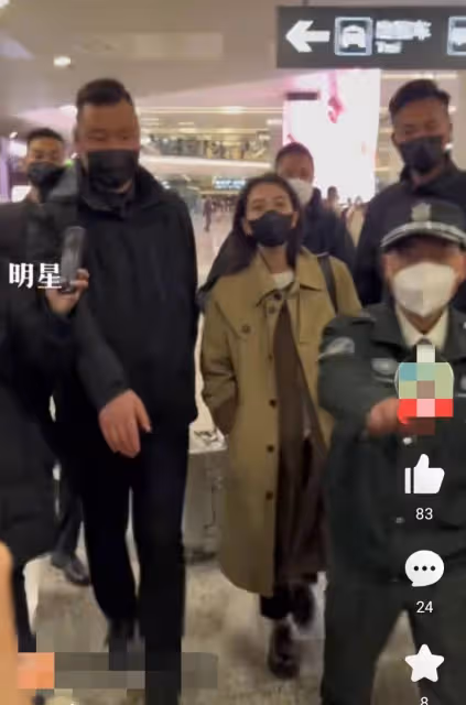 高圓圓真實身高曝光，看著像1米5，網友：個子好矮，毫無女神氣質
