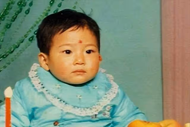 井柏然:出生28天被棄,奶奶撿破爛養他,紅了不忘本給奶奶買豪宅