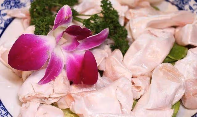 老人經常吃鯽魚去濕氣、助消化，可腥味太重？用上2招不擔心