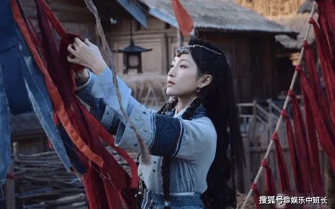 《長月燼明》月瑩心是怎麼瘋的？她是真背叛澹臺燼了嗎？