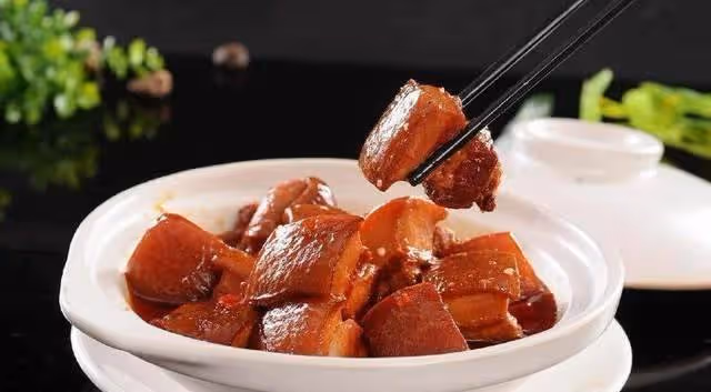 紅燒肉怎樣做才色香味俱全？上色是好吃的關鍵，秘訣都在這裡