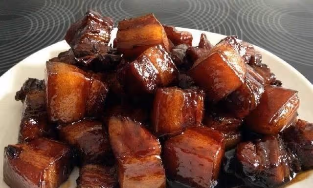 紅燒肉怎樣做才色香味俱全？上色是好吃的關鍵，秘訣都在這裡