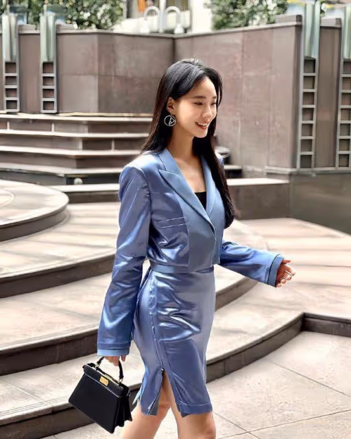 小S二女兒接連拿下品牌代言,穿高腰牛仔褲凹造型被點評