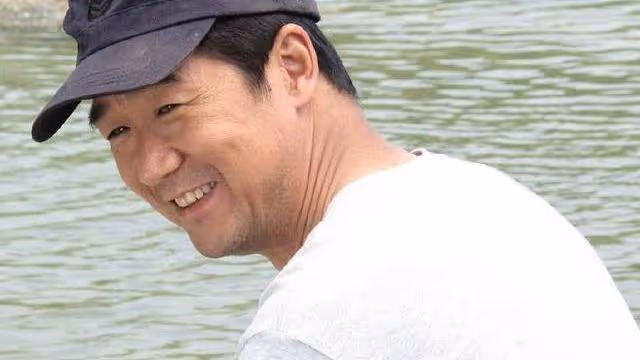 後爸給我15萬,我決定把他接來同住,剛住幾天,妻子就要他離開