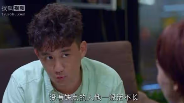 我懷孕後,閨蜜在酒吧看到了老公接一個女人,最後,我感動的哭了