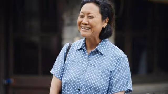 我生下女兒後,重男輕女的婆婆卻說:10萬錢終於有著落了