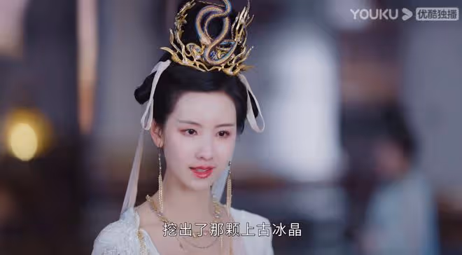 《長月燼明》白鹿「黑化造型」艷驚四座,冷冽狠辣,神似趙麗穎