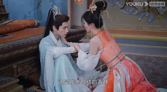 《長月燼明》白鹿「黑化造型」艷驚四座,冷冽狠辣,神似趙麗穎
