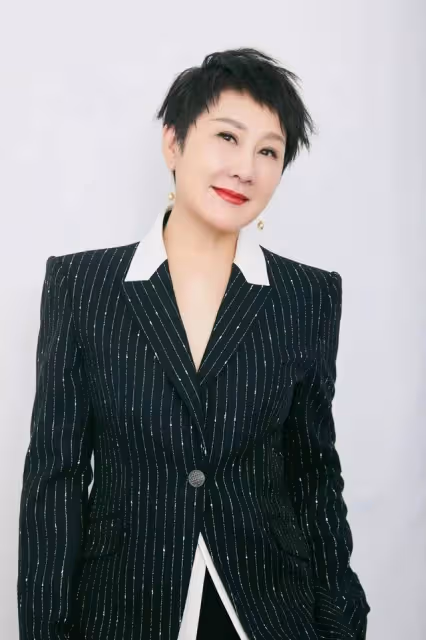 凱麗名譽侵權案勝訴,正能量藝術家被造謠太荒謬,營銷號公開道歉