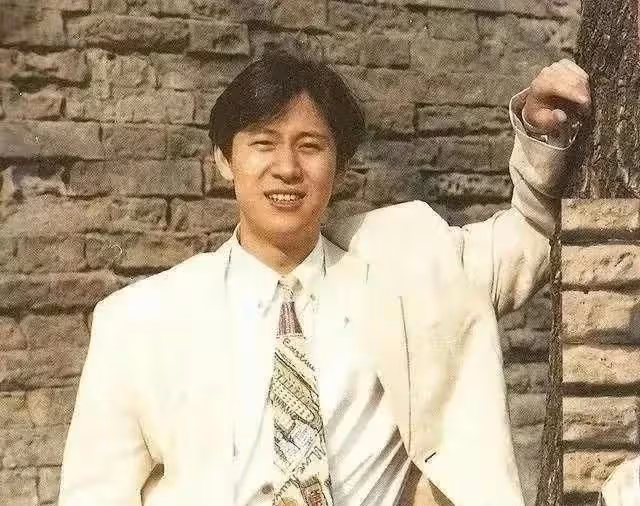 57歲張咪:低調回國,和解小東聚會精神好,嫁給老外曾經緋聞不斷