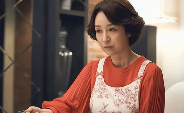 「兒子,我又病了,讓兒媳做飯」「別演了,兒媳都已經讓你演沒了」
