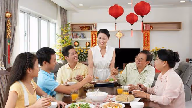 「兒媳，我們家規定兒媳不能上桌吃飯」，那你們走，這是我的家