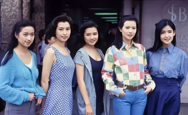 原來90年代劉德華的演唱會造型跟2023年華晨宇比,同時代比有過之而無不及