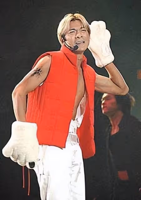 原來90年代劉德華的演唱會造型跟2023年華晨宇比,同時代比有過之而無不及