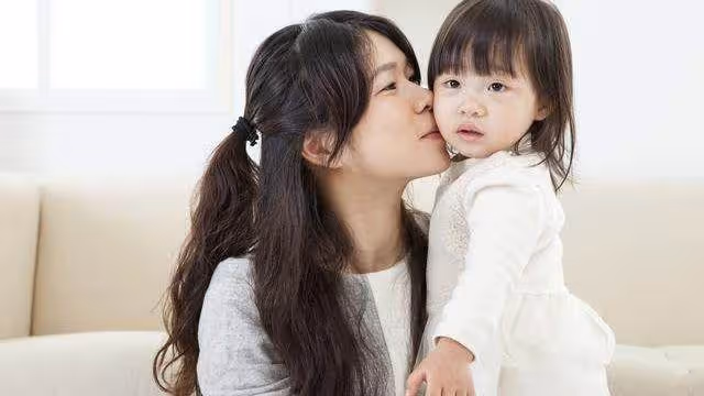 我生完女兒後,丈夫說我胖的像豬,離婚不到3個月,他後悔了