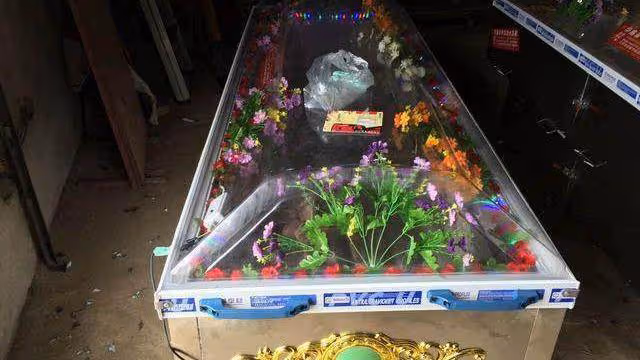 老人去世一星期才入土為安,其中原因讓眾人感嘆「養兒有什麼用」