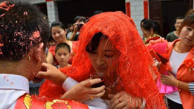 我不後悔娶了二婚女,可是她卻無法生育,我要離婚嗎?