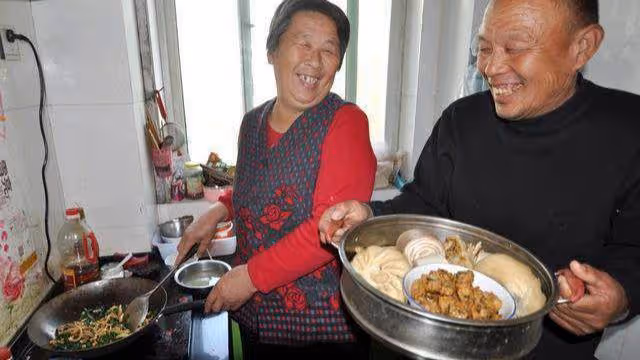 丈夫跟兒子相繼去世,婆婆罵我「克夫」,還不讓我改嫁