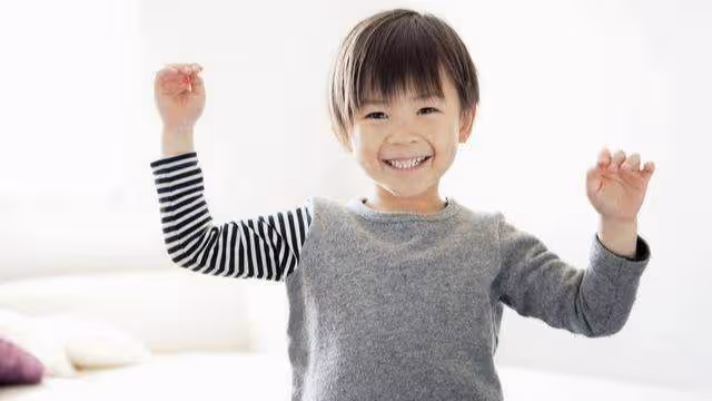 5歲兒子罵繼母的身上臭,我要教訓兒子,卻被老公攔了下來