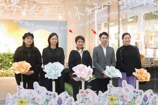 梁安琪地位穩步上升,與何超瓊同坐一排為何家事業助力