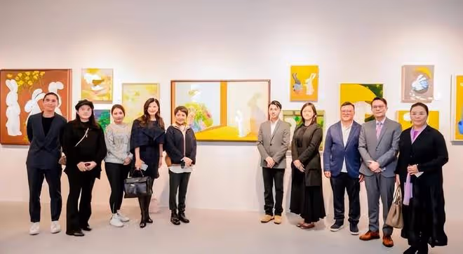 梁安琪地位穩步上升,與何超瓊同坐一排為何家事業助力