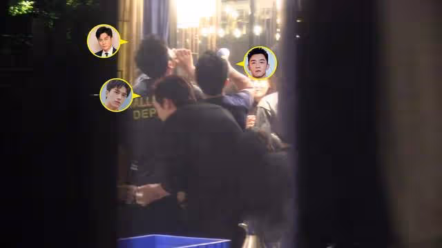 眾星聚餐引發交通事故!鄧超馮小剛等被圍堵,路人女生遭汽車撞傷