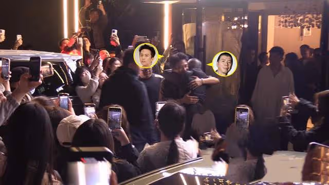眾星聚餐引發交通事故!鄧超馮小剛等被圍堵,路人女生遭汽車撞傷