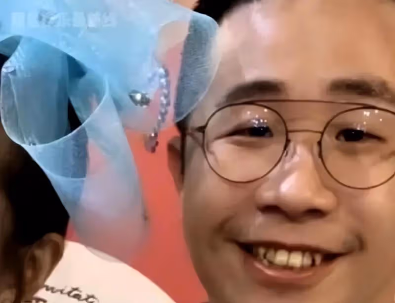 Selina男友正臉照引熱議,長相神似土撥鼠,網友遭吐槽難怪不領證